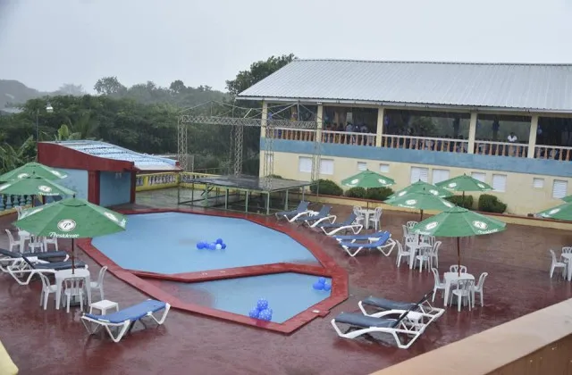 Maribella Paradise San Cristobal piscina 1